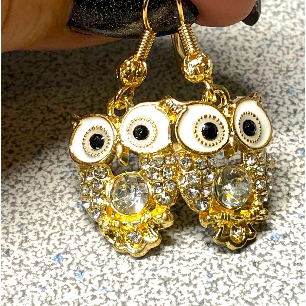 2/22🦉crystal owl earrings in a wire hook nickel free-gold